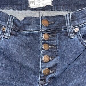 Free People Button-Fly Raw Hem Stretch Skinny Jeans‎ Size 27 Medium Wash